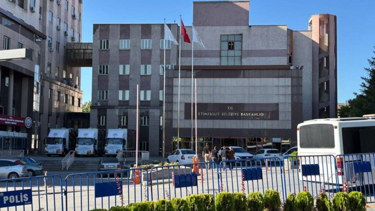 Etimesgut Belediyesi'ne operasyon: Çok sayıda gözaltı var