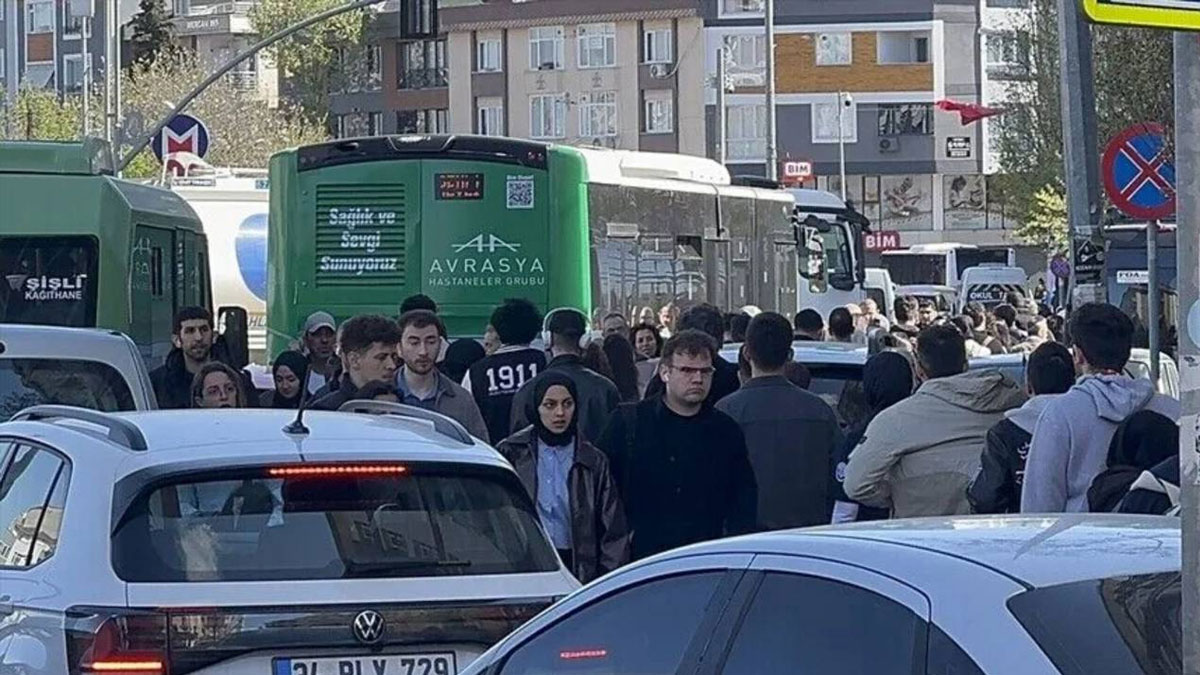 Üsküdar-Sultanbeyli metrosunda kablolar patladı: Seferler aksadı