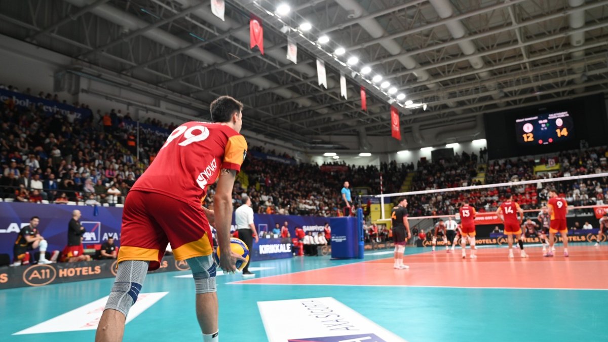 Voleybol erkeklerde Galatasaray Madeş Mobilya kupaya uzandı