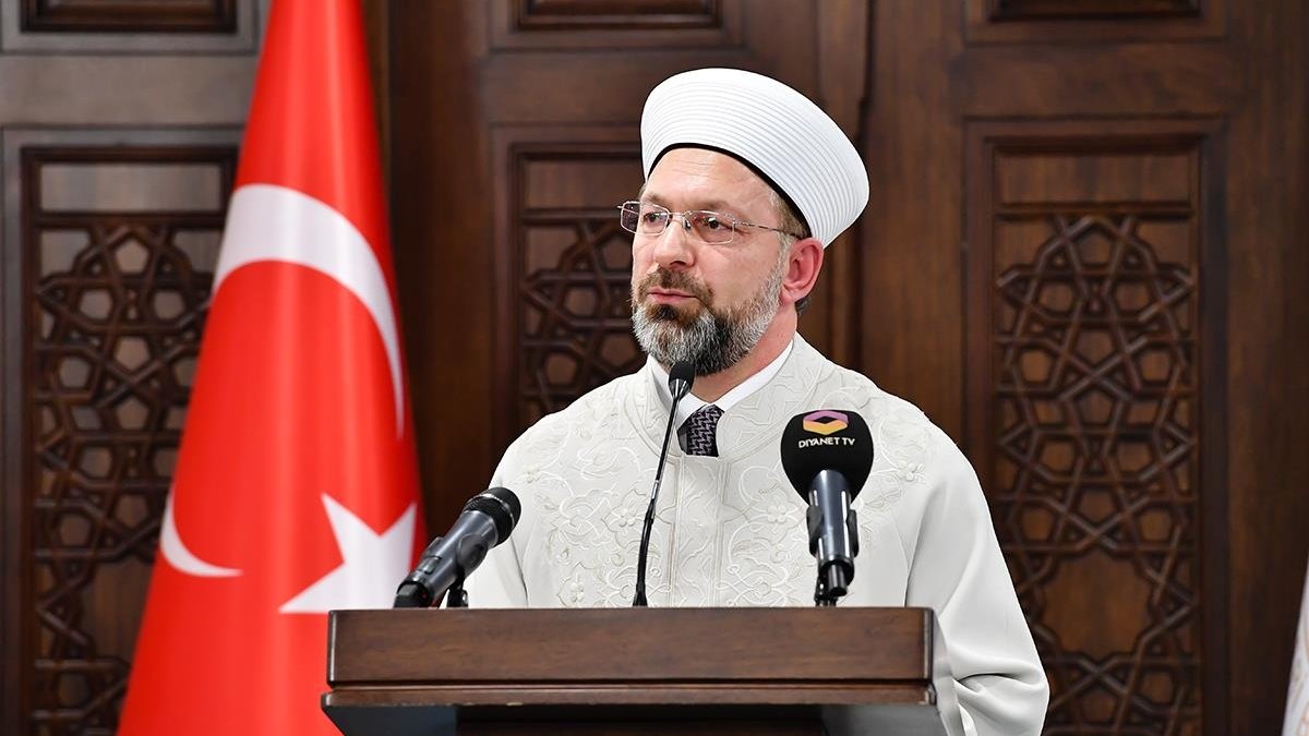 Erenköy cemaatinin iktidara yönelik 'çürüme' uyarısına  Prof. Dr. Erbaş'tan ayetli destek