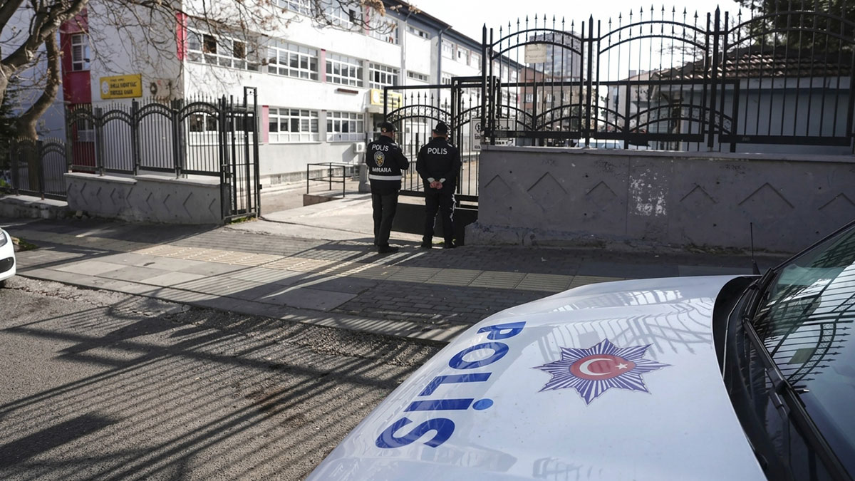 Okullara kamera ve dedektör yerleştirmek şiddet sorununu çözmeyecek