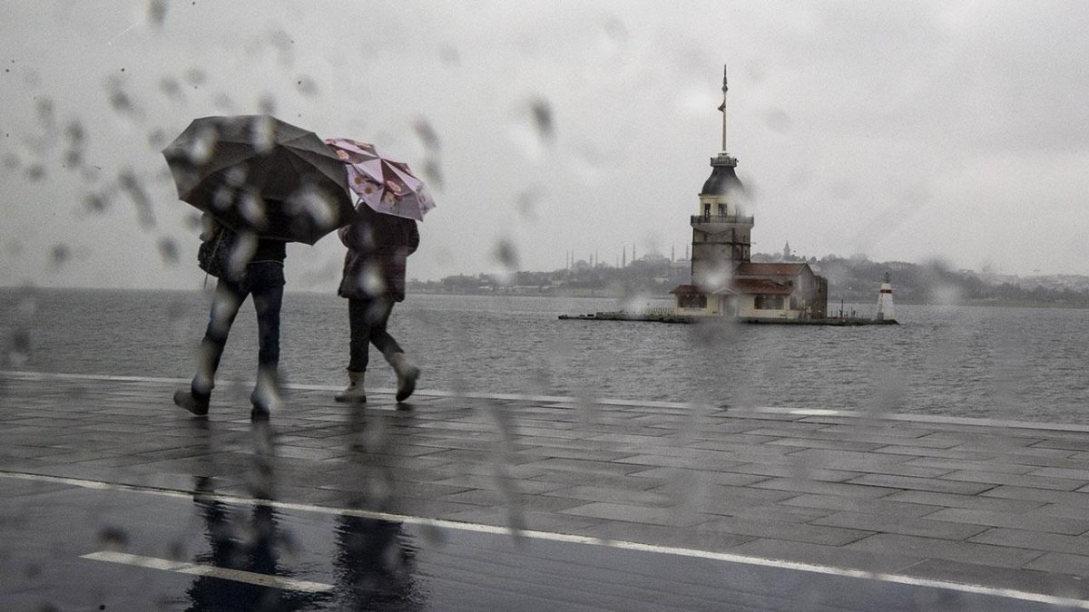 İstanbul’da 48 saatte iki aylık yağış ortalaması aşıldı