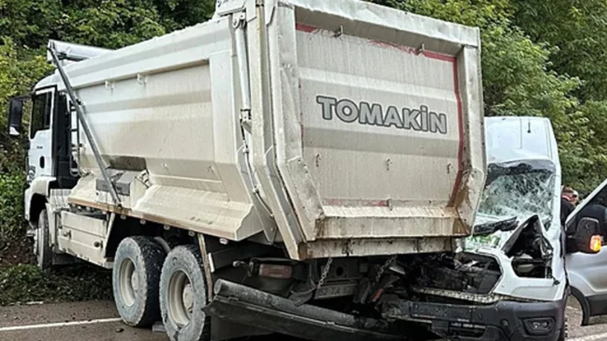 Ordu'da trafik kazası: 1 ölü, 23 yaralı