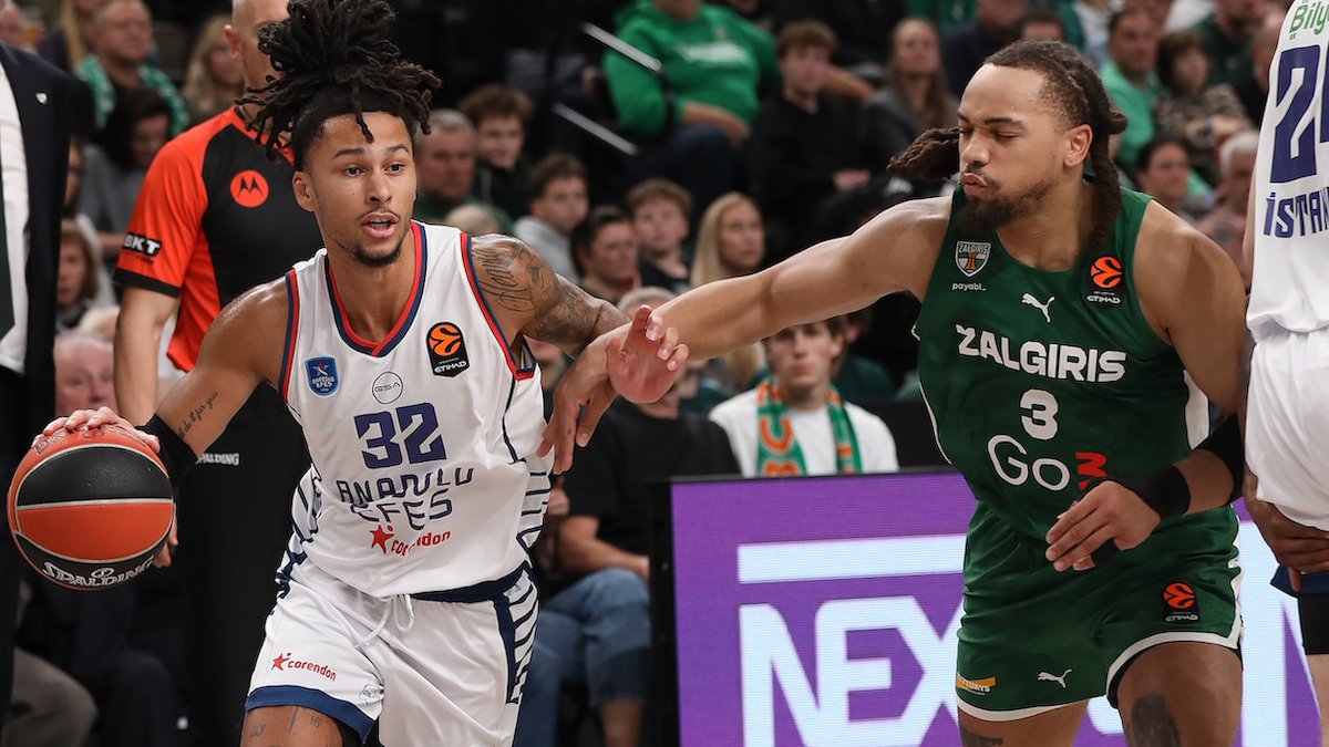 Anadolu Efes hasreti bitirdi