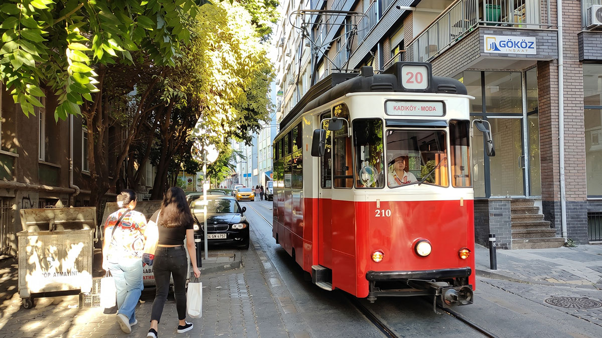 Kadıköy-Moda Tramvay Seferlerine Ara Verildi, Elektrikli Araçlarla Ulaşım Sürecek