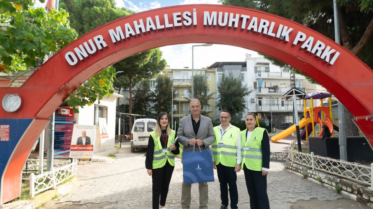 İzmir’de muhtarların günü de emeği de unutulmadı