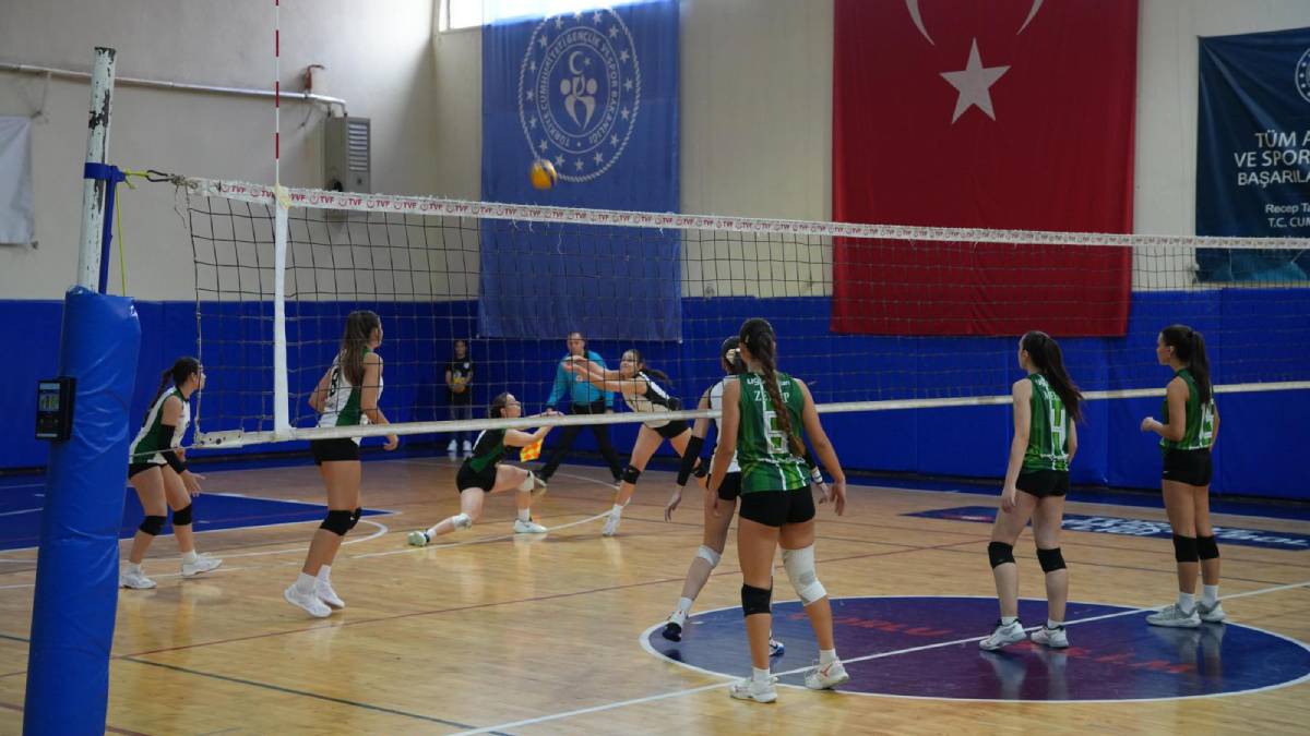 ÇBSK A Voleybol Takımı’ndan net galibiyet: 3-0
