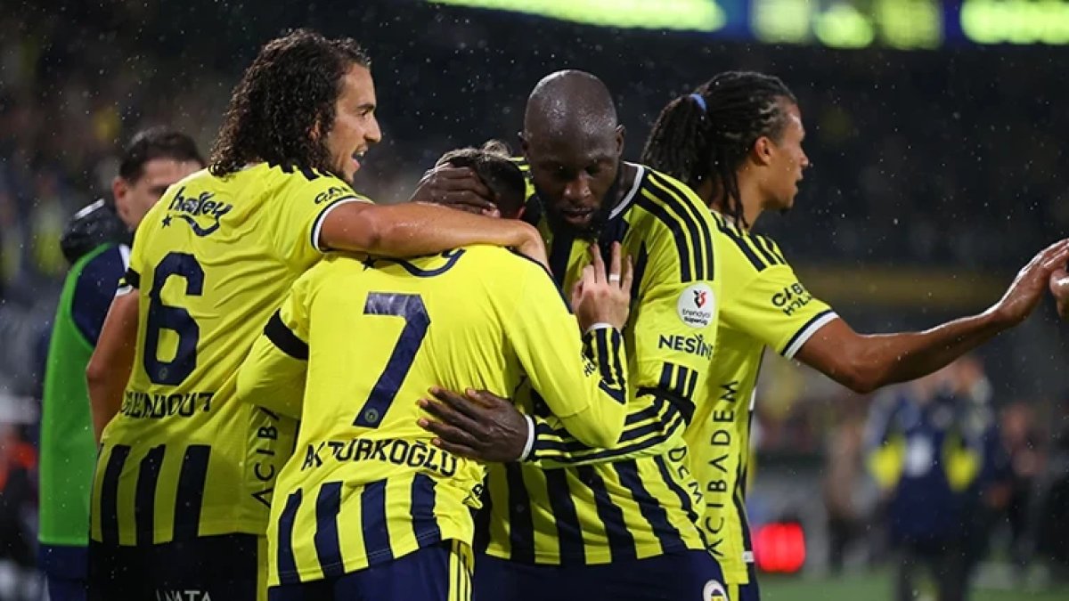 Fenerbahçe - Slavia Prag maçı ne zaman, saat kaçta, hangi kanalda? TRT 1 şifresiz canlı yayın bilgileri