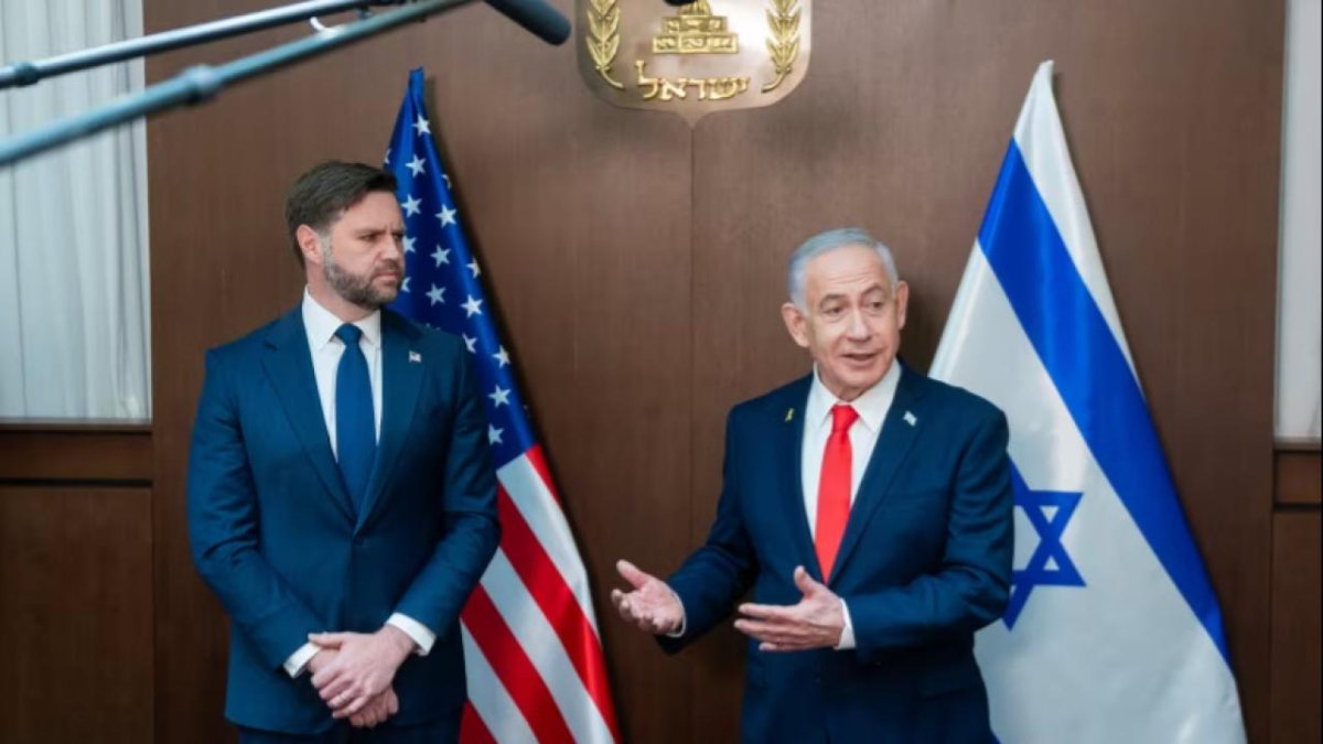 Trump Netanyahu’ye destek verdi, Vance seçimler için konuşmaktan kaçındı