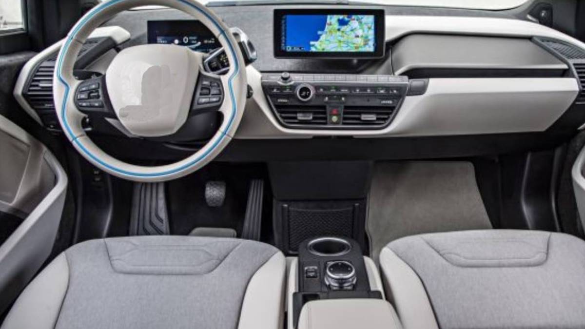 10 dakikalık şarjla 400 km gidiyor: BMW i3 50L dengeleri değiştiriyor!