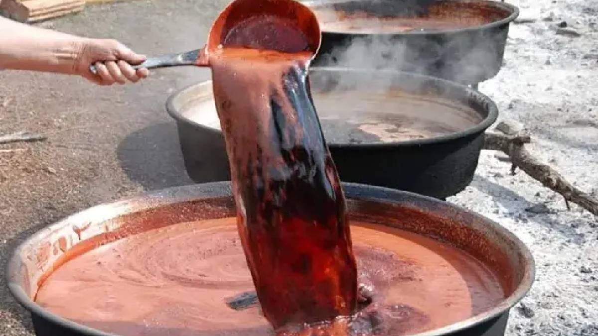 5 kilo ürün geliyor 1 kilo olarak çıkıyor! Antalya’da 18 saat kazanlarda kaynatılarak üretiliyor