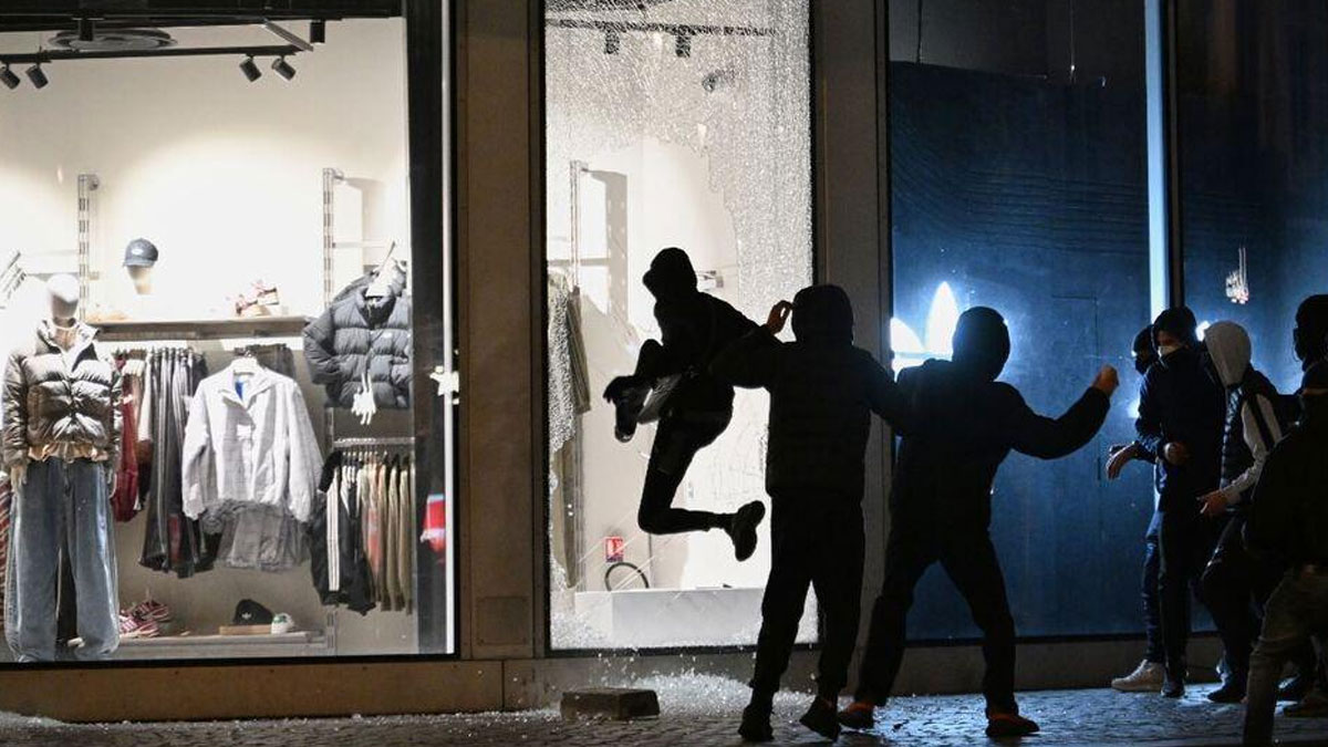 Fransa'da protestoların ardından yeni kriz: Yağmalanan ürünler ikinci el pazarına düştü