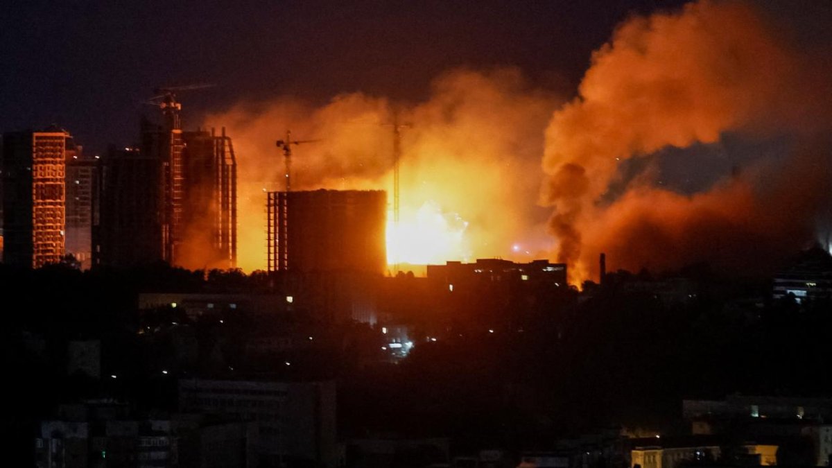 Rusya: Kiev’de askeri sanayi tesisleri ve Güney Köprüsü vuruldu