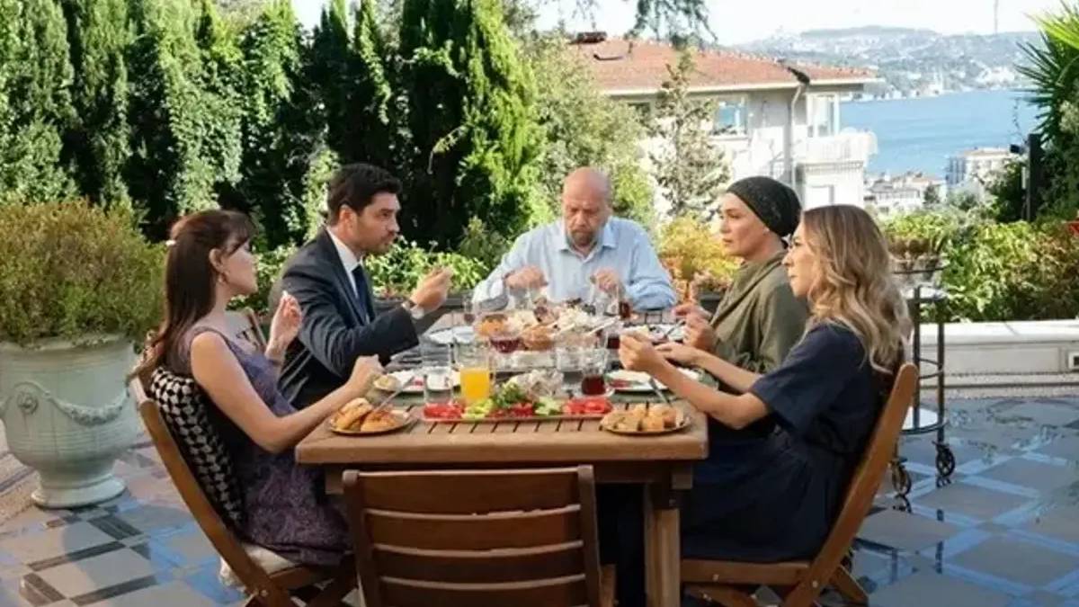 Kızılcık Şerbeti yapımcısından final açıklaması: ‘Tadında bırakmak lazım’