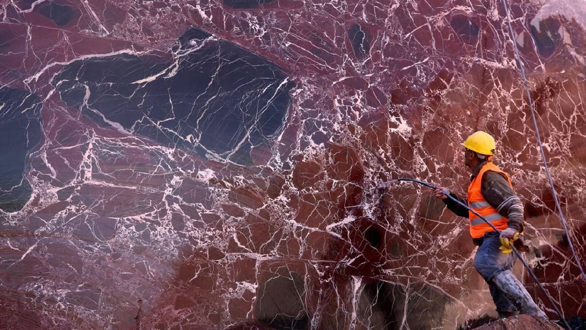 Elazığ’ın vişne mermeri Çin pazarında yoğun ilgi görüyor: İhracat %30 arttı!