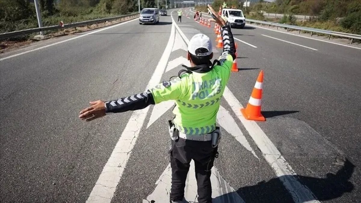 24 Ekim Vatan Caddesi ve bağlantı yolları kapatılıyor! 24-29 Ekim İstanbul'da trafiğe kapatılacak yollar, alternatif güzergahlar