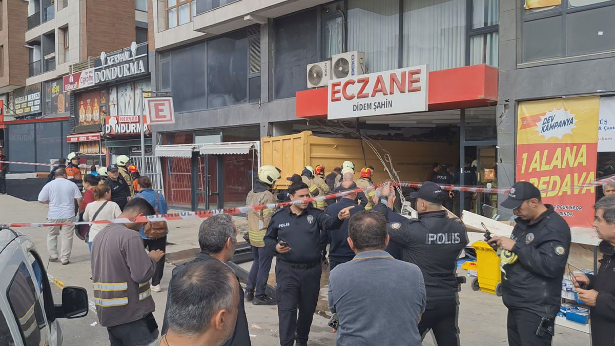 Pendik'te hafriyat kamyonu eczaneye daldı: Yaralılar var
