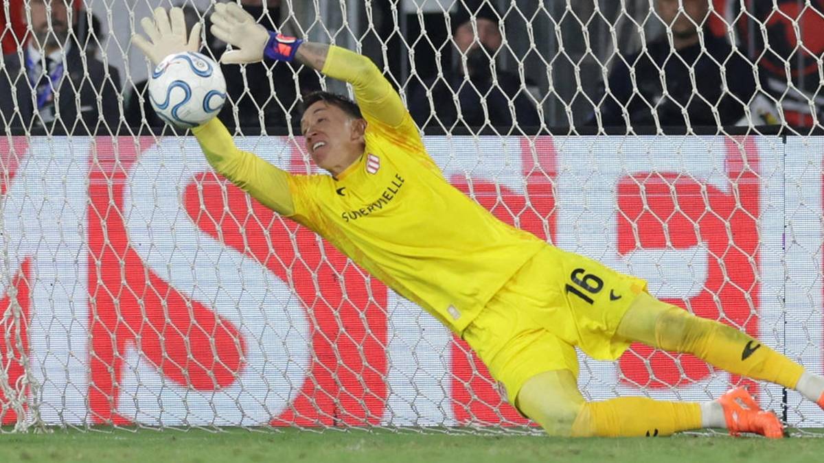 Muslera Estudiantes'i Libertadores Kupası'nda finale taşıdı