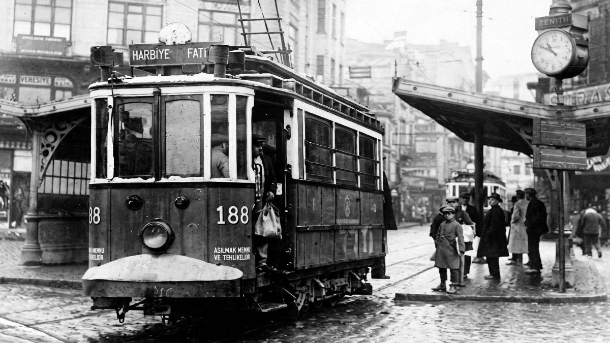 Öğrencilerinin başlattığı tramvay boykotuyla kazanılan indirimli ulaşım hakkı 102. yılında