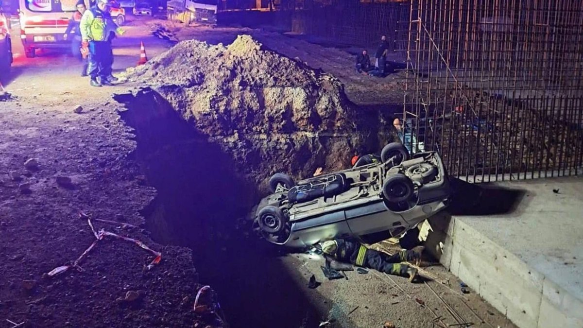 Eskişehir'de otomobil yol çalışması çukuruna devrildi: 1 ölü, 5 yaralı