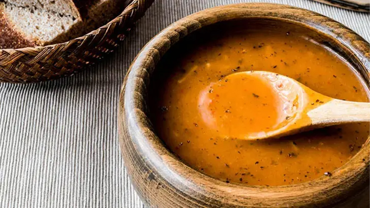 Tam ölçülü ve püf noktalarıyla lokanta usulü ezogelin çorbası nasıl yapılır?
