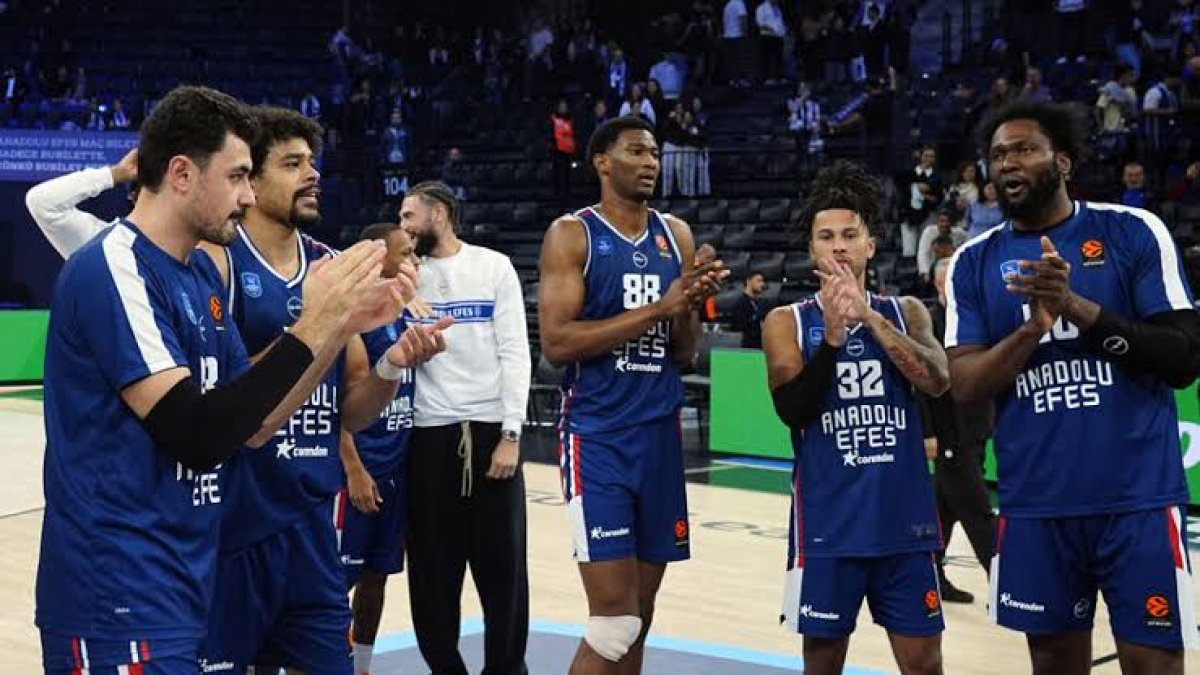 Anadolu Efes Hapoel deplasmanında