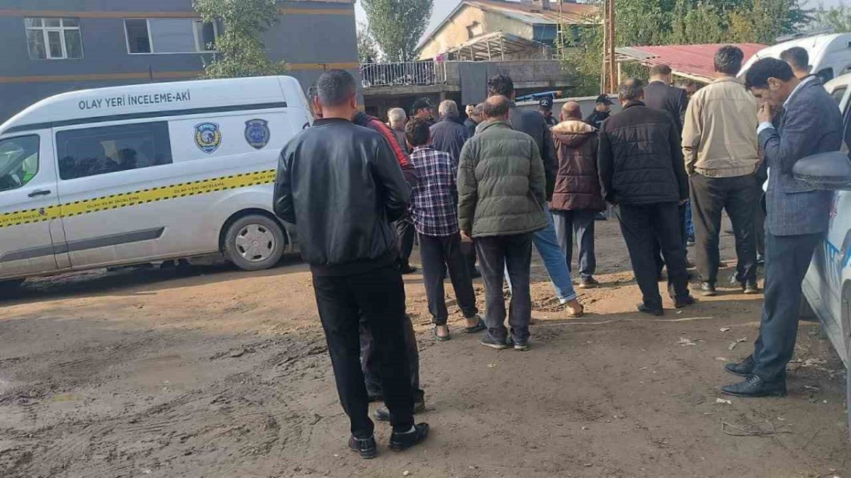 Muş'ta 'arazi kavgası' vahşeti: Kardeşini öldürüp, 3 kişiyi yaraladı sonra intihar etti