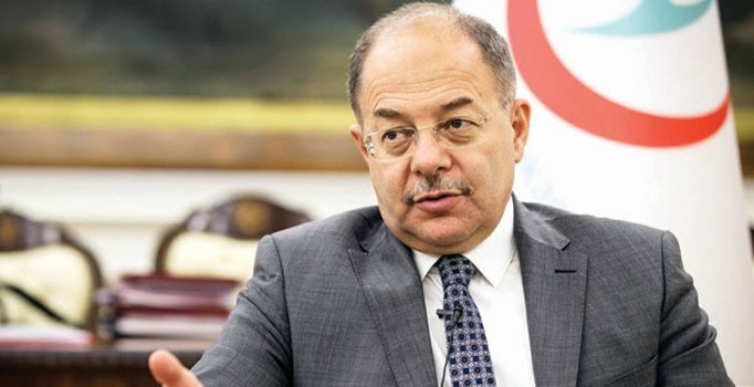 Sağlık Bakanı Recep Akdağ 15 bin personelin alınacağını açıkladı