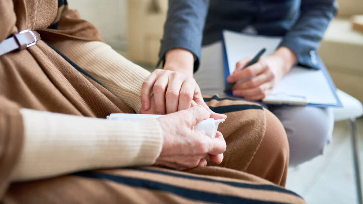 Hiçbir depresyon belirtisi göstermiyorlar: 50 yaş üzeri yetişkinlerde intihar düşüncesi hızla artıyor