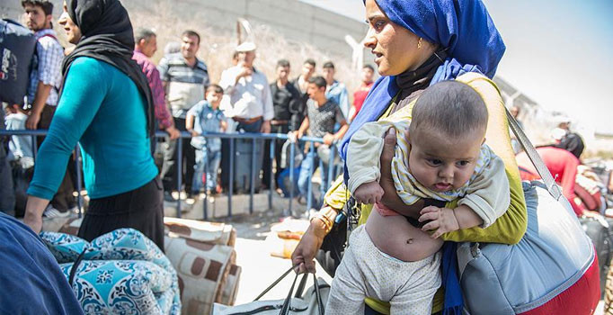 Cerablus'a bir haftada bin 700 Suriyeli döndü