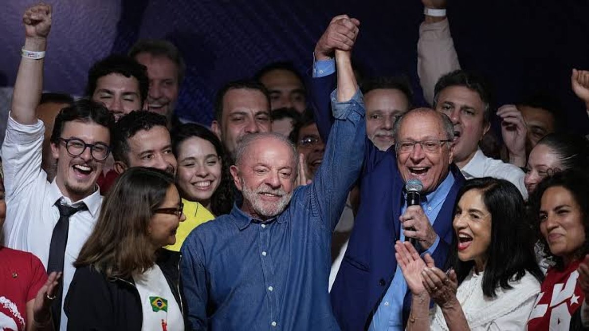 Lula da Silva’nın zaferinde dijital etki: WhatsApp’ta “Lula’nın Ordusu”