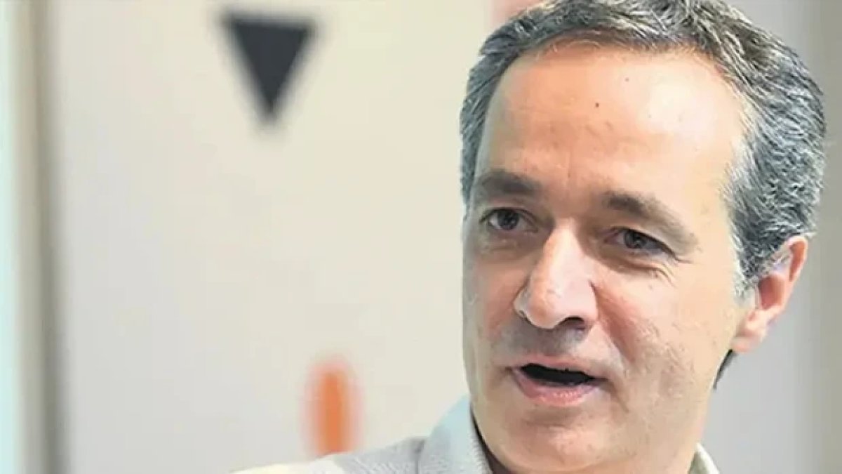 Cem Akaş ve oğlu Can Akaş neden öldü? Elektronik sigara uyarısı sonrası Edebiyat dünyasını yıkan vefat!