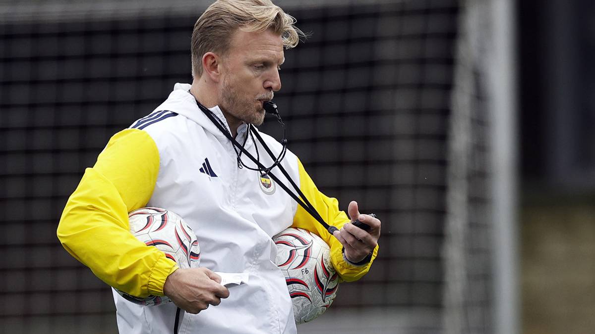 Fenerbahçe, Göztepe maçına Dirk Kuyt yönetiminde hazırlandı