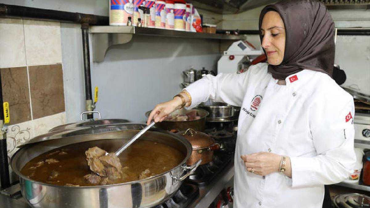 1 kilo kıymayla başladı 40 kadına istihdam kapısı açtı: Ankara’dan Avrupa’ya ihraç ediyor!