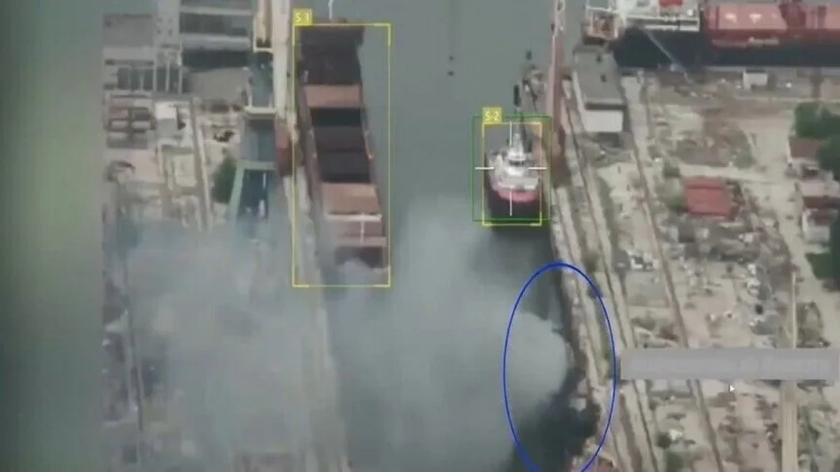 Rusya: Ukrayna'da ordu için yük taşıyan gemiyi vurduk