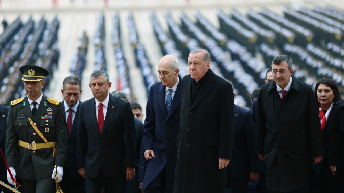 Devlet Erkanı Anıtkabir'de... Erdoğan: Türkiye Yüzyılı hedefine ulaşıncaya kadar çalışacağız