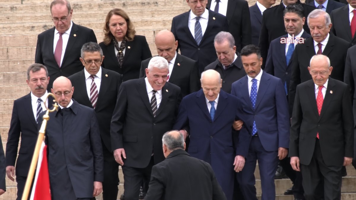 Bir ay önce mektubunu iade etmişti: Bahçeli ile Dervişoğlu Anıtkabir'den kol kola ayrıldı