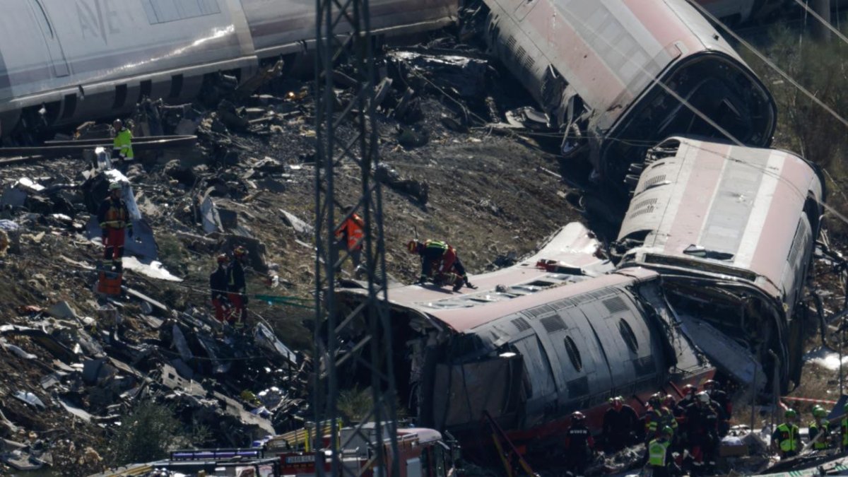İspanya'da hızlı tren kazasında ölenlerin sayısı 69'a çıktı