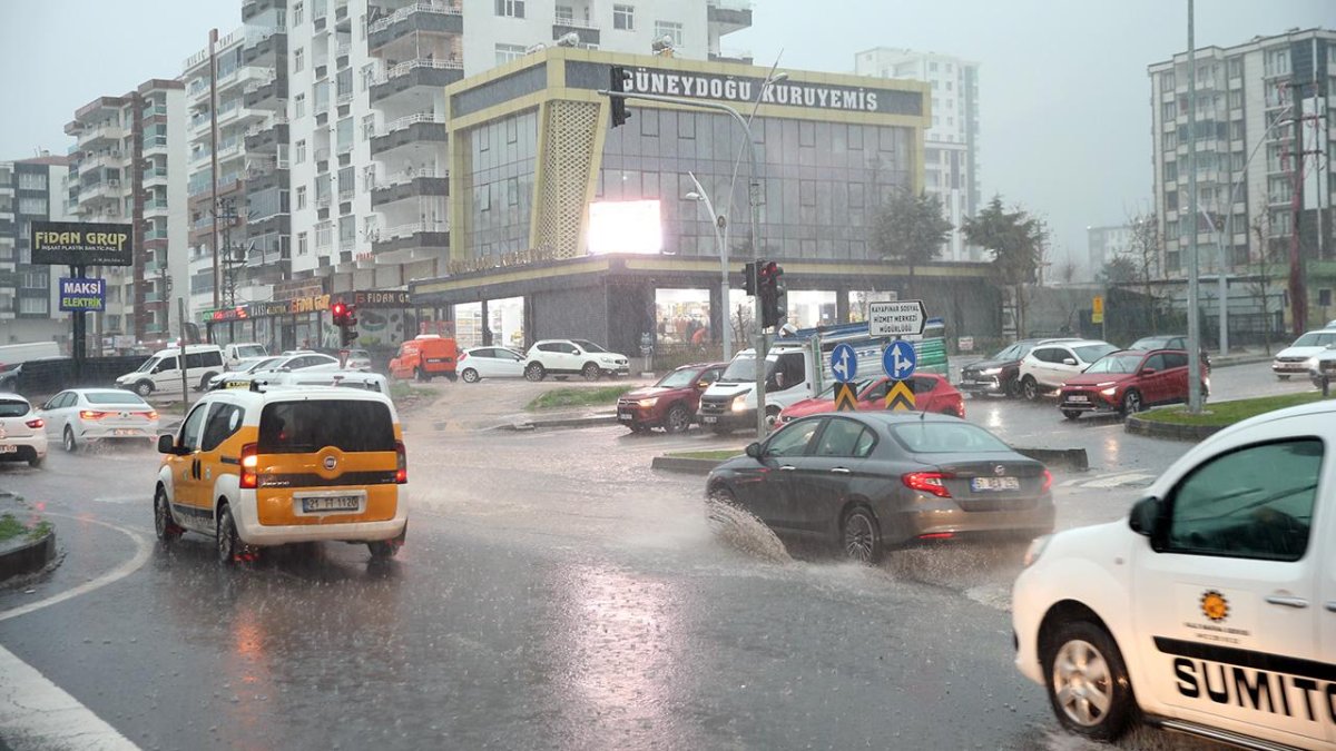 Meteoroloji'den 21 il için "sarı" uyarı: Kuvvetli yağışa dikkat