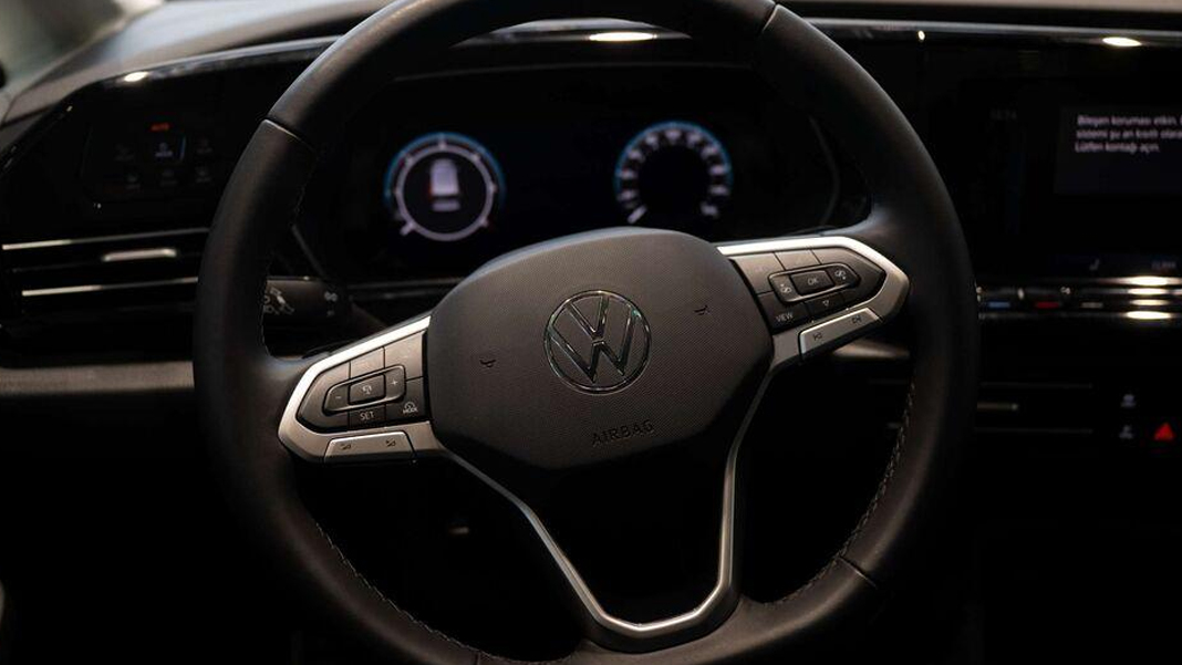 Volkswagen'in Türkiye'de üreteceği otomobil netleşiyor: Efsane model Türk malı olabilir