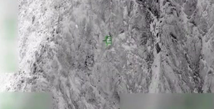 Hakkari kırsalında PKK cephaneliği ve teröristlere yönelik hava harekatının görüntüleri yayınlandı