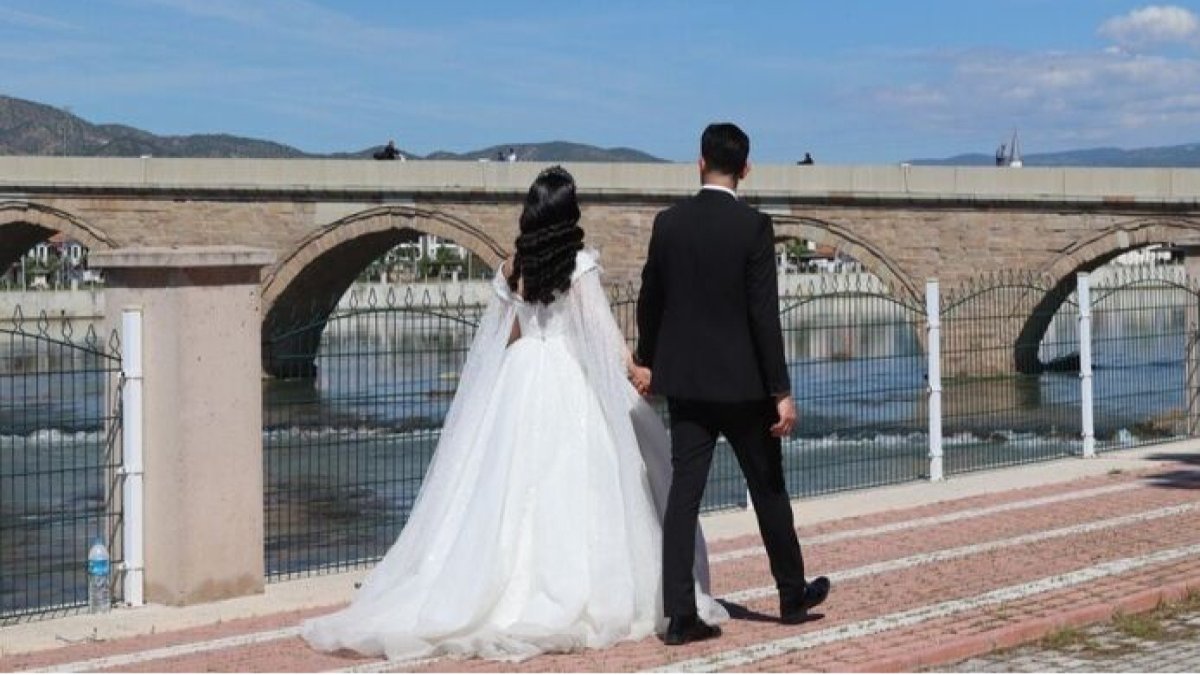 Yargıtay'dan emsal ziynet eşyası kararı: Eşin 'geri verilmemek üzere bağışlandı' iddiasını ispatlaması gerekiyor