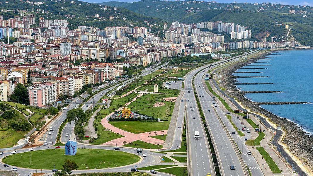 Karadeniz sahillerinde oturanlar dikkat: Kıyılar suya gömülüyor