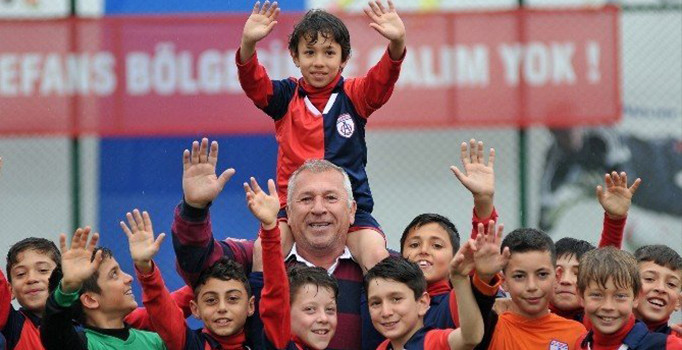 Altınordu başkanının kararı camiayı ikiye böldü...