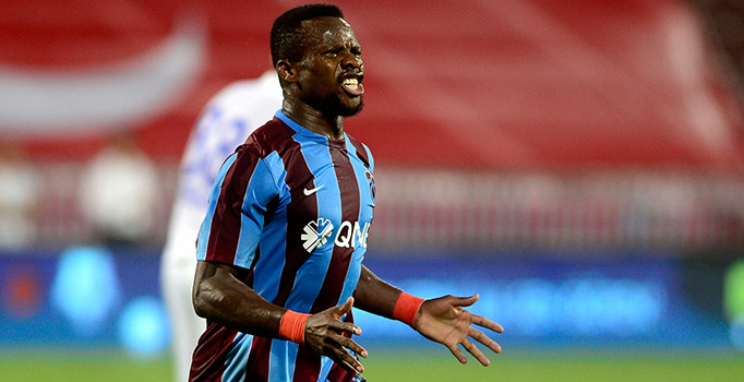 Trabzonspor'un yıldızı Onazi'ye kötü haber...