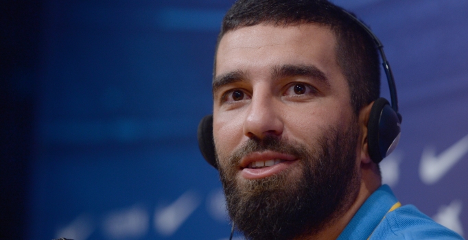 Barcelona'dan Arda Turan'a Twitter kıyağı