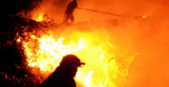 Muğla Bodrum'da çöplükte başlayan yangın söndürülemiyor