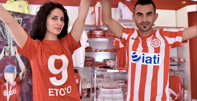 Eto’o formaları satışa çıktı