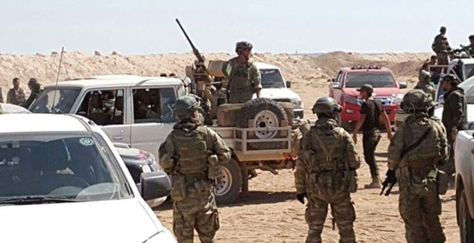 ABD özel kuvvetler askerleri Suriye'nin Çobanbey kasabasında