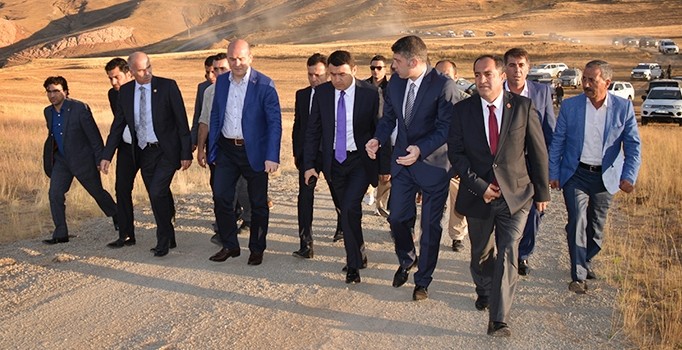 Bakan Soylu Ağrı Tendürek Dağı'na çıkarken zırhlı araç teklifini geri çevirdi